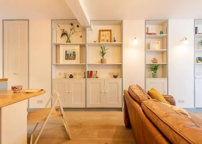 Lovely Self-Contained Basement Studio With Kitchen
